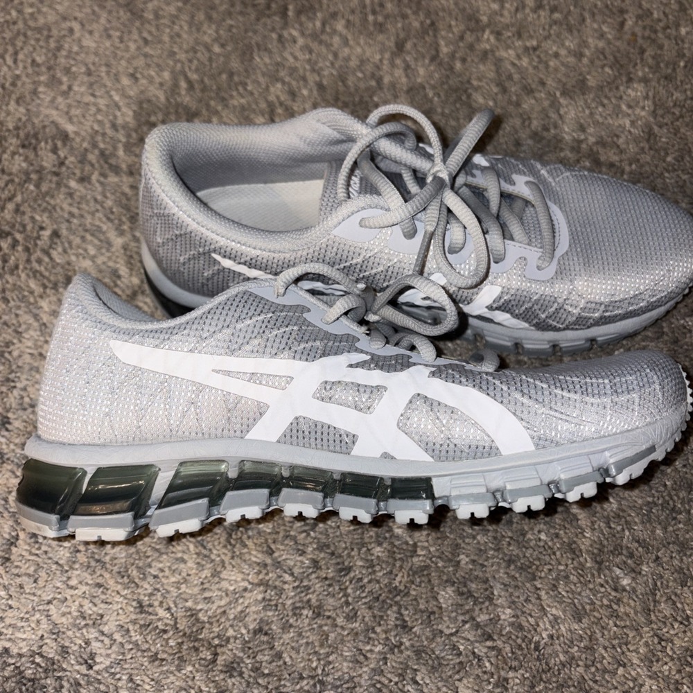 ASICS Gel-Quantum 180 4 Grey White Running Shoes Womens 5 1022A020